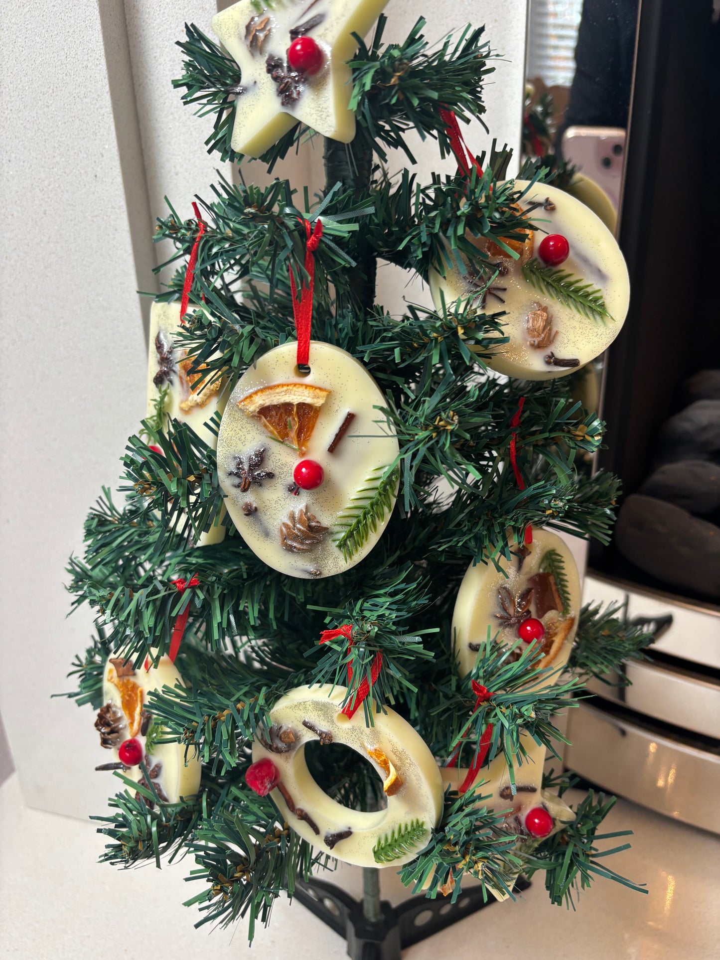 Christmas Scented Hanging Wax Decorations and Wax Melt