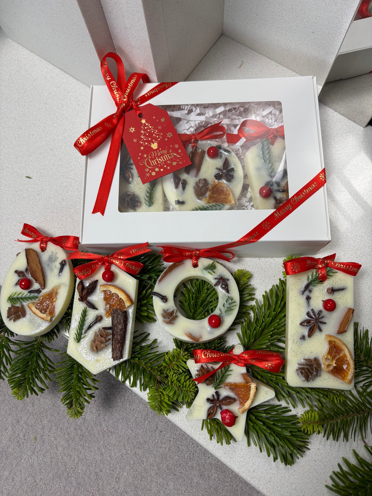 Christmas Scented Hanging Wax Decorations and Wax Melt